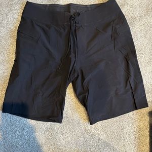 Lululemon CURRENT STATE BOARD SHORT 9" *ONLINE ONLY